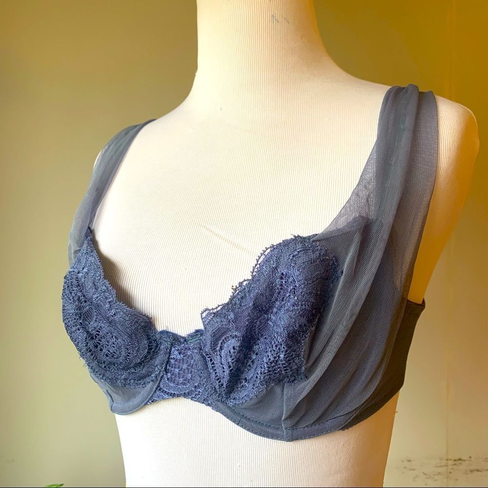 Vintage Victoria’s Secret 34B Tulle Strap Detail Bra Lingerie Valentine’s